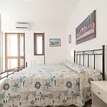 Couette-café Enea Castro (Lecce)
